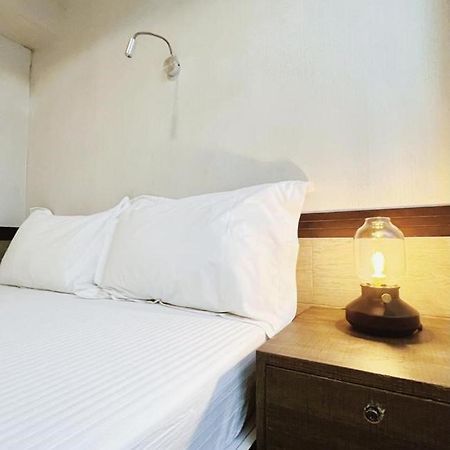 קוולון Island Inn מראה חיצוני תמונה